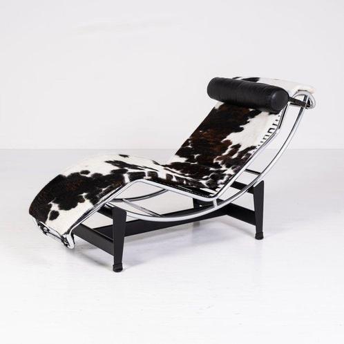 Cassina - Charlotte Perriand, Le Corbusier, Pierre Jeanneret, Antiek en Kunst, Antiek | Meubels | Stoelen en Banken