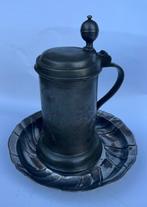 Kroes (2) - Pewter - Met deksel bekerglas van tin + schaal