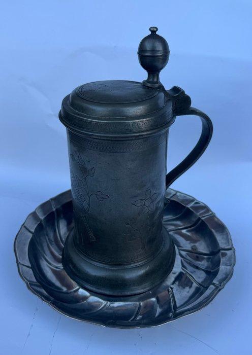 Kroes (2) - Pewter - Met deksel bekerglas van tin + schaal, Antiek en Kunst, Antiek | Overige Antiek