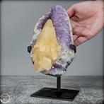 Natuurlijke amethistgeode met perfecte calcietkristal van de, Verzamelen, Mineralen en Fossielen
