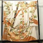 Ivory Furisode met vouwende waaier en bamboe motief - Zijde