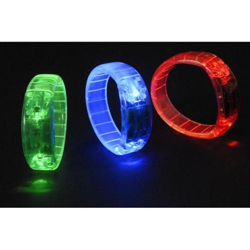 Gekleurde armband met LED lichtjes - Sieraden, Hobby en Vrije tijd, Feestartikelen, Ophalen of Verzenden