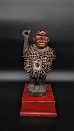 Prachtig beeldje Nkisi - Bakongo - hoogte cm 29 cm - Bakongo, Antiek en Kunst