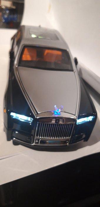 1:18 - Modelauto - ROLLS ROYCE Phantom - DIE-CAST met licht, Hobby en Vrije tijd, Modelauto's | 1:5 tot 1:12