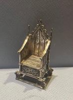 Miniatuur beeldje - Miniature throne chair - Zilver, Antiek en Kunst