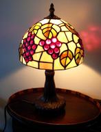 Fraaie Tiffany stijl tafellamp kleur Wit-Geel met, Antiek en Kunst, Curiosa en Brocante