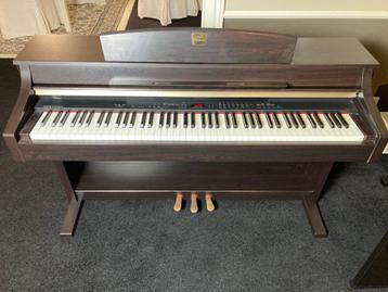 Yamaha CLP340 Clavinova Digitale piano beschikbaar voor biedingen