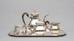 Zilveren dienblad en 4-delig koffieservies, Holland 20e eeuw, Antiek en Kunst, Antiek | Goud en Zilver
