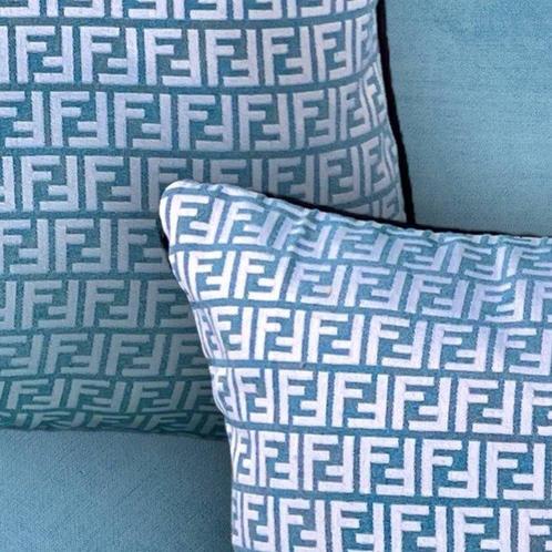 Fendi Casa - Nieuwe set van vier - Kussen, Antiek en Kunst, Antiek | Kleden en Textiel
