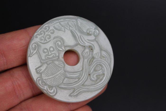A celadon jade pendant, bi - Jade - China (Zonder, Antiek en Kunst, Antiek | Overige Antiek