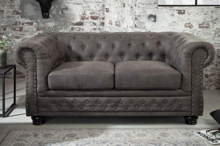 Chesterfield 2-zitsbank 150cm vintage grijs taupe met, Huis en Inrichting, Banken | Bankstellen, Ophalen of Verzenden
