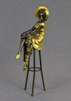 after Chiparus - sculptuur, Lady at the Bar - 1 kg - 28 cm -, Antiek en Kunst, Curiosa en Brocante