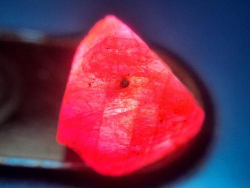 101 cts - Onbehandelde Robijn - Ruw- 20.2 g, Verzamelen, Mineralen en Fossielen