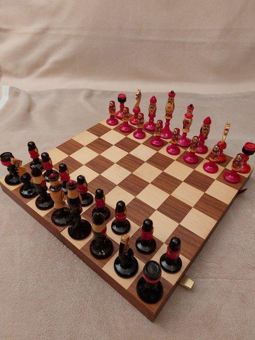 Schaakspel - Matroesjka - Hout, Antiek en Kunst, Curiosa en Brocante