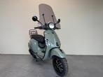 Vespa Primavera Brom 45 km, BWJ 2018, Misty Pearl Green, Fietsen en Brommers, Scooters | Vespa, Maximaal 45 km/u, Ophalen of Verzenden