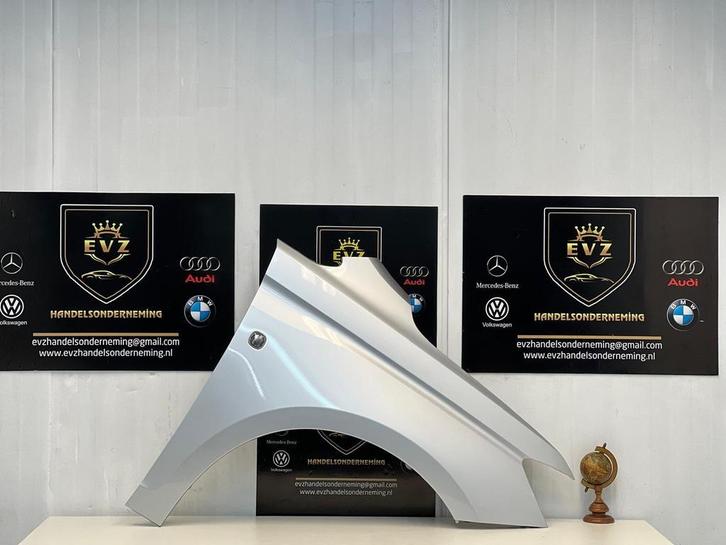 VW Caddy 2.0 spatbord/Voorscherm rechts voor bj.2021 silver, Auto-onderdelen, Carrosserie en Plaatwerk, Gebruikt, Volkswagen, Voor