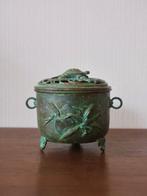Decoratief ornament - Bronzen wierookvat met