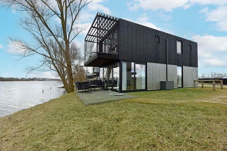 Zuid-Holland: Landal Lakeside Resort Brielle nr 12 te koop, Huizen en Kamers, Recreatiewoningen te koop, Zuid-Holland