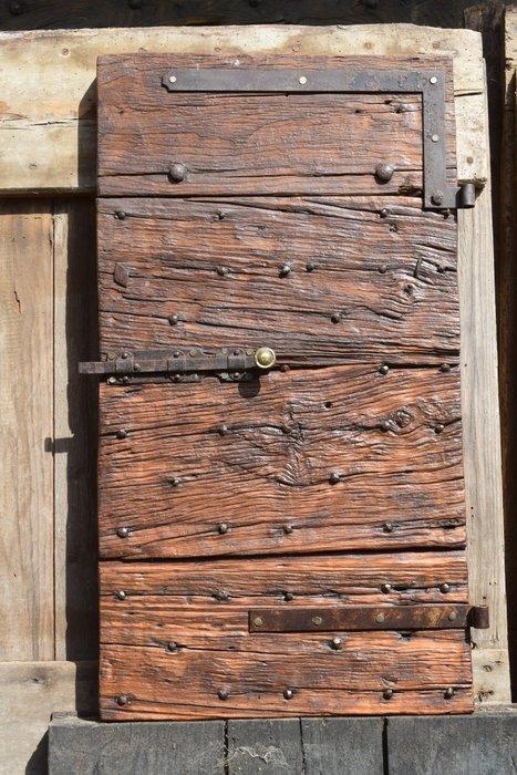 Deur - negentiende eeuw - Oud poortgebouw klooster, Antiek en Kunst, Antiek | Overige Antiek