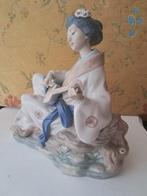 Nao by Lladró - Beeldje - Geisha con strumento a corde -, Antiek en Kunst