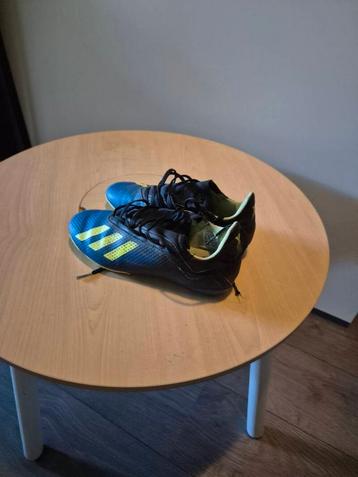 Voetbalschoenen Adidas maat 36,5 beschikbaar voor biedingen