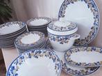 Hutschenreuther - Tafelservies voor 12 (41) - Porselein, Antiek en Kunst