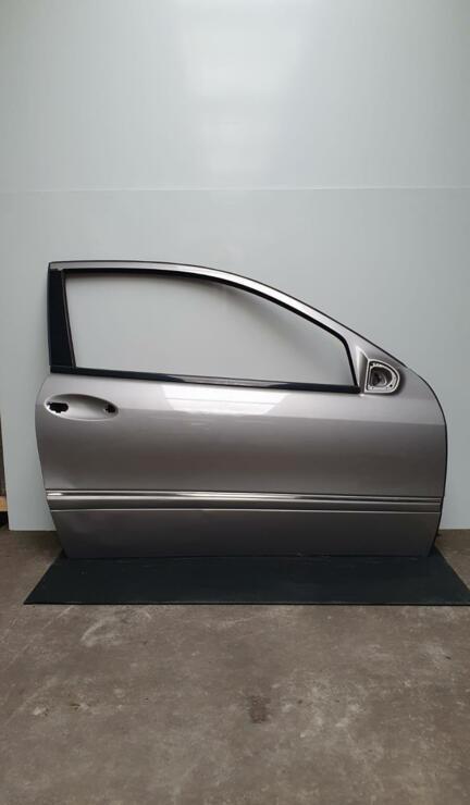 Portier rechtsvoor Mercedes C-klasse w203 Coupé (P029), Auto-onderdelen, Carrosserie en Plaatwerk, Gebruikt, 3 maanden garantie