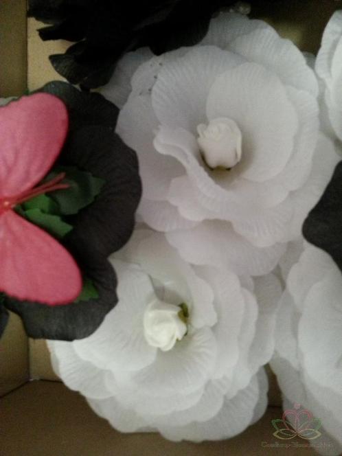 Polscorsage Angela ROOS WIT CLASSIC Polscorsage KLaar, Huis en Inrichting, Woonaccessoires | Kunstplanten en Kunstbloemen, Nieuw