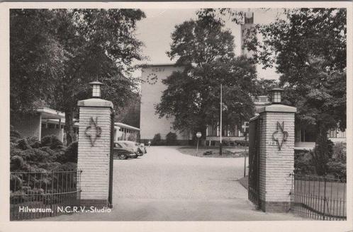 HILVERSUM - N.C.R.V. Studio, Verzamelen, Ansichtkaarten | Nederland, Verzenden