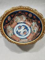 Coupe Imari met bronzen montuur - Porselein - Japan - Meiji, Antiek en Kunst