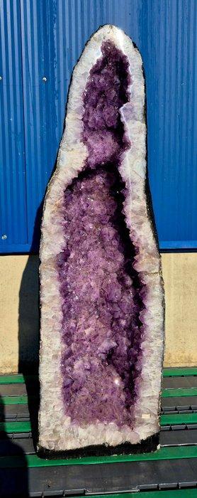 amethist Geode - Hoogte: 126 cm - Breedte: 40 cm- 135.5 kg - beschikbaar voor biedingen