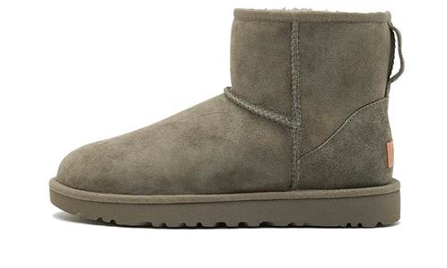 UGG Classic Mini II Boot Moss Green - maat 38 (Laarzen), Kleding | Dames, Schoenen, Sneakers of Gympen, Groen, Nieuw, Verzenden