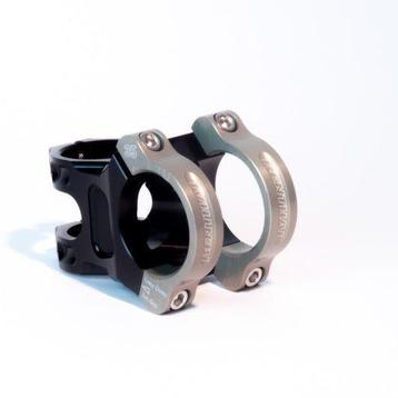 Renthal Apex 35 Handlebar Clamp 50 mm. - STM119-BKAG beschikbaar voor biedingen