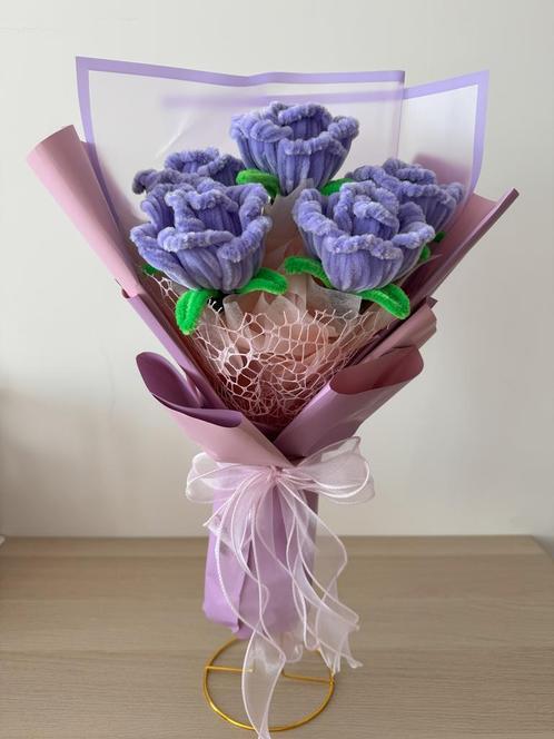 Handgemaakte Kunstbloemen / Perfect Cadeau / Paarse  Rozen, Huis en Inrichting, Woonaccessoires | Kunstplanten en Kunstbloemen