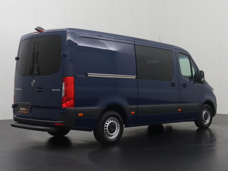 Mercedes Sprinter Bestelbus L2 H1 2019 Diesel Automaat, Auto's, Mercedes-Benz, Dealer onderhouden, Te koop, Zwart, Automaat, Financial lease