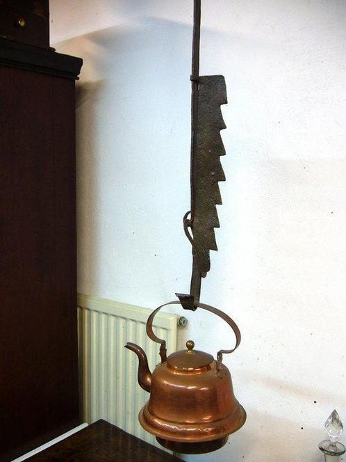 Openhaard accessoire - handgesmede ijzeren vuurhaal -, Antiek en Kunst, Antiek | Overige Antiek