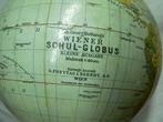 Celestial and terrestrial globes - 1910-1920 - Schüler, Antiek en Kunst