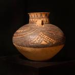 China Dienblad met twee handgrepen uit de Majiayo-cultuur -