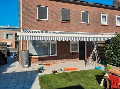 zonnescherm op maat , nieuw doek geplaatst bij u tot 15 m., Tuin en Terras, Zonneschermen, Knikarmscherm, Gebruikt