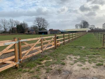 Rijbakken en weide omheining uit voorraad leverbaar. beschikbaar voor biedingen
