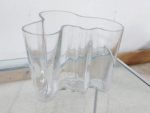 Iittala - Alvar Aalto - Vaas - Savoy 3030 - Glas, Antiek en Kunst, Antiek | Meubels | Stoelen en Banken