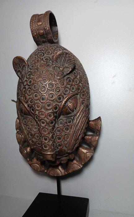 Prachtig groot luipaardmasker - Yoruba - Nigeria (Zonder, Antiek en Kunst, Kunst | Niet-Westerse kunst