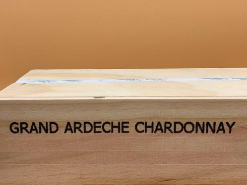 2022 Louis Latour Grand Ardèche Chardonnay - Bourgondië - 1, Verzamelen, Wijnen