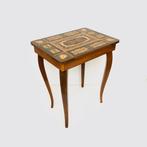 Bijzettafel - Hout - Muziekdoos, Antiek en Kunst, Curiosa en Brocante