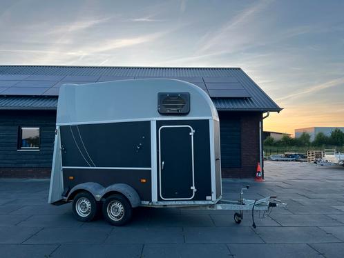 Humbaur Single 1,5 paards BJ 2016 opknapper, Dieren en Toebehoren, Paarden en Pony's | Trailers en Aanhangwagens, 1½-paards trailer
