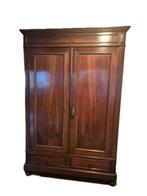 Kast - Walnoot - Strakke antieke twee deur, Antiek en Kunst