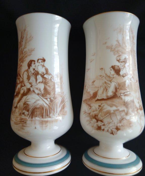 Vaas - Opaline glas - Set van 2 siervazen, Antiek en Kunst, Antiek | Glas en Kristal