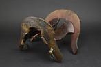 Antique Kura  with Maki-e and Nashiji Depicting Sages -, Antiek en Kunst