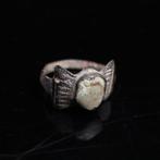 Middeleeuwen, kruisvaardersperiode Brons Ring - met email, Sieraden, Tassen en Uiterlijk, Antieke sieraden