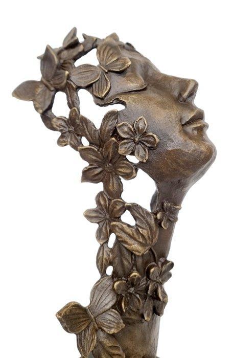 Beeldje - A surreal womans bust - Brons, Marmer, Antiek en Kunst, Kunst | Designobjecten
